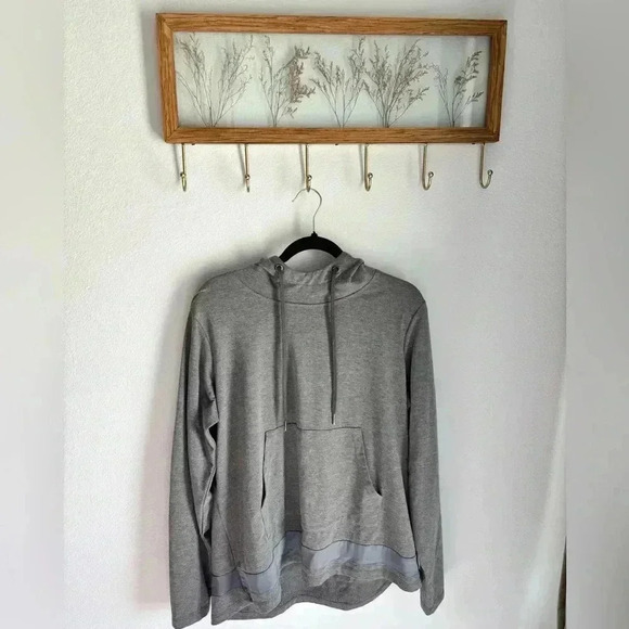 Sporty and Breathable Grey Oversized Activewear sweatshirt with Meshed details - Picture 1 of 4